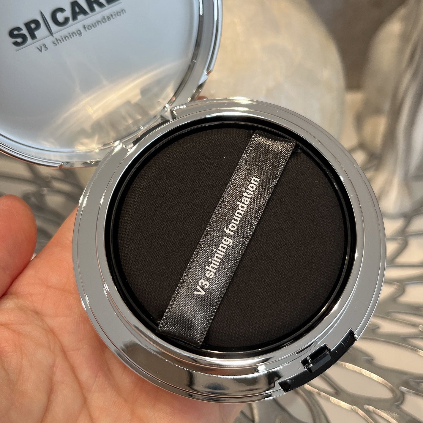 V3シャイニングファンデーション/SPICARE/クッションファンデーションを使ったクチコミ(2枚目)