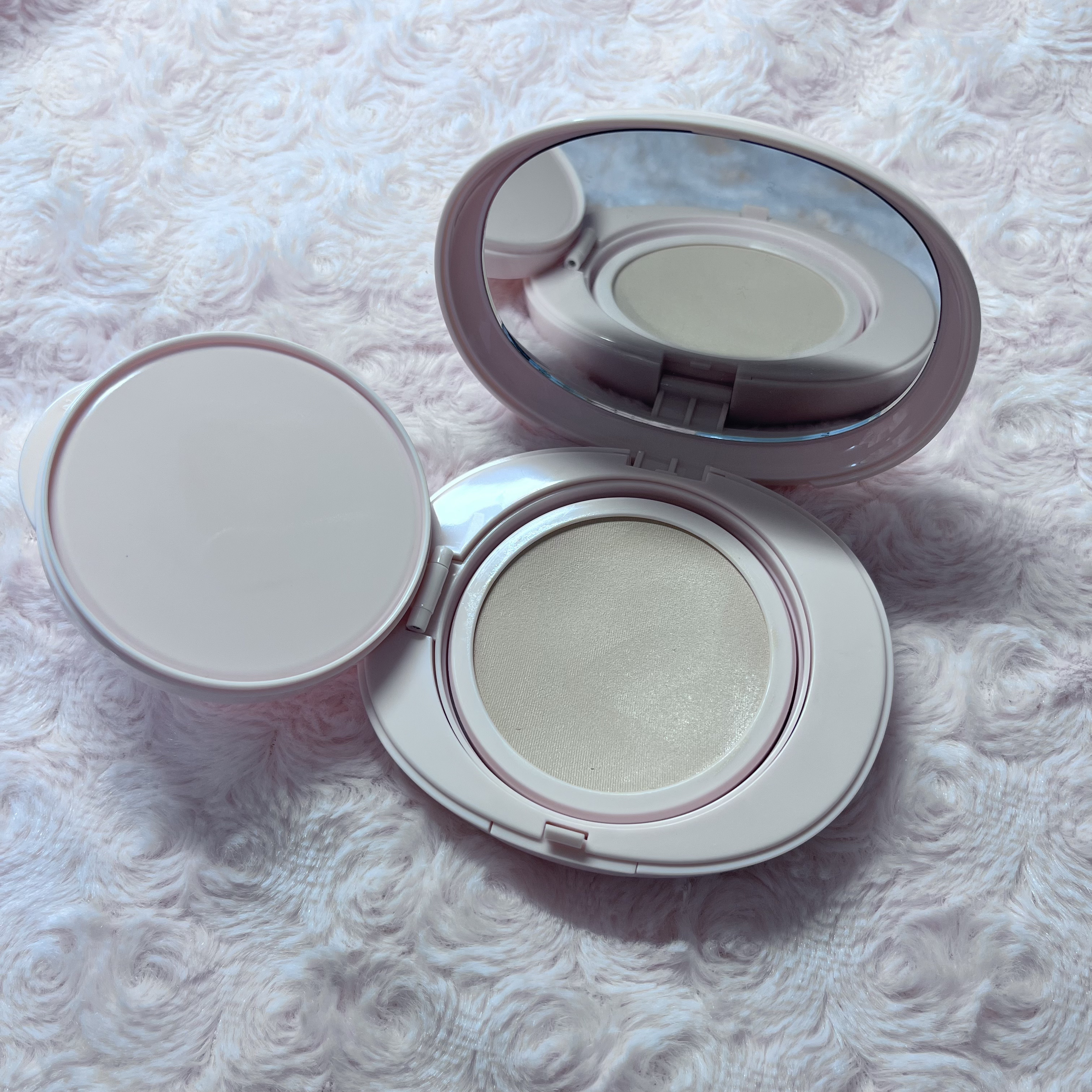 Milk Touch オールデイスキンフィットミルキーグロウクッションのクチコミ「Milk Touch オールデイスキンフィットミルキーグロウクッション

01 ロージーアイボ.....」（3枚目）