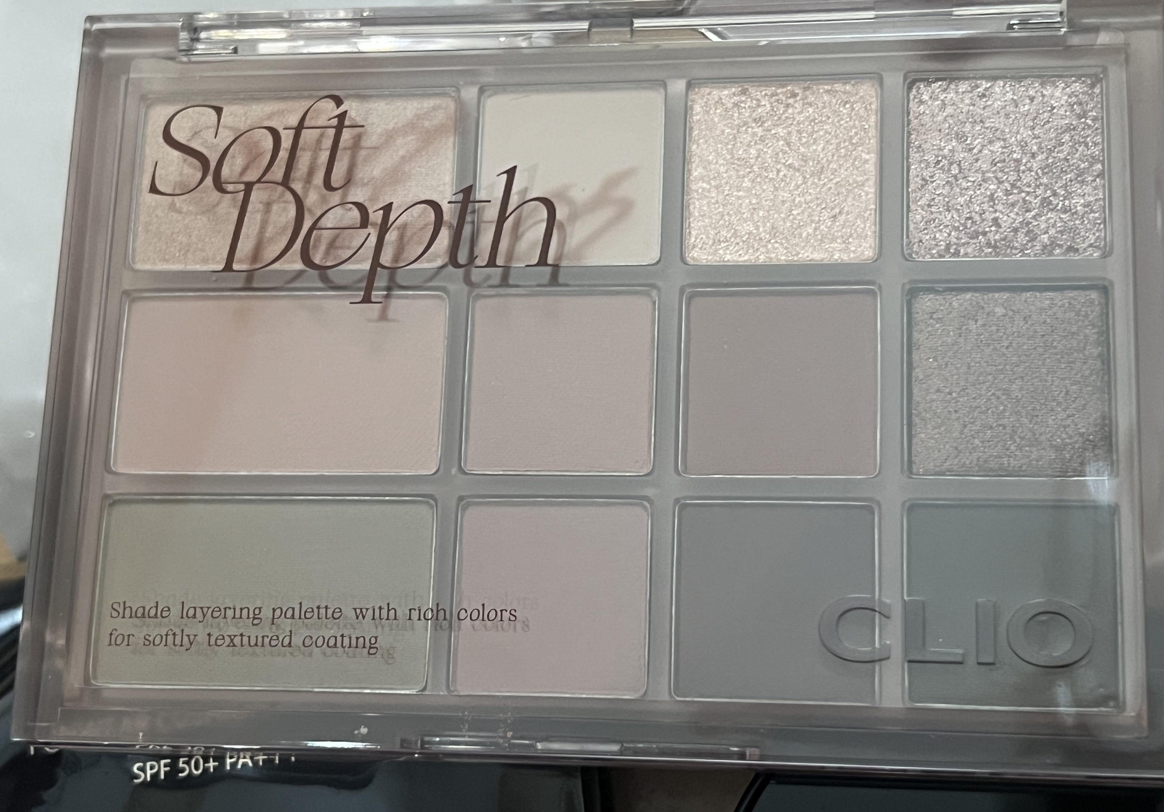 シェード アンド シャドウ パレット 02 SOFT DEPTH/CLIO/アイシャドウパレットを使ったクチコミ（2枚目）