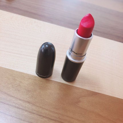 かたつむり on LIPS 「アメリカで購入したmacのリップです!裏にはRETROMATT..」(1枚目)