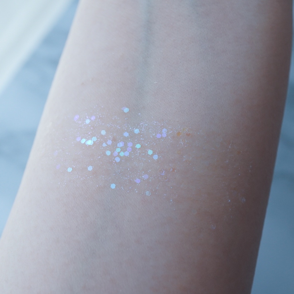 ゲットルーズグリッタージェル N°1オーロラキャッチャー/unleashia/グリッターを使ったクチコミ（2枚目）