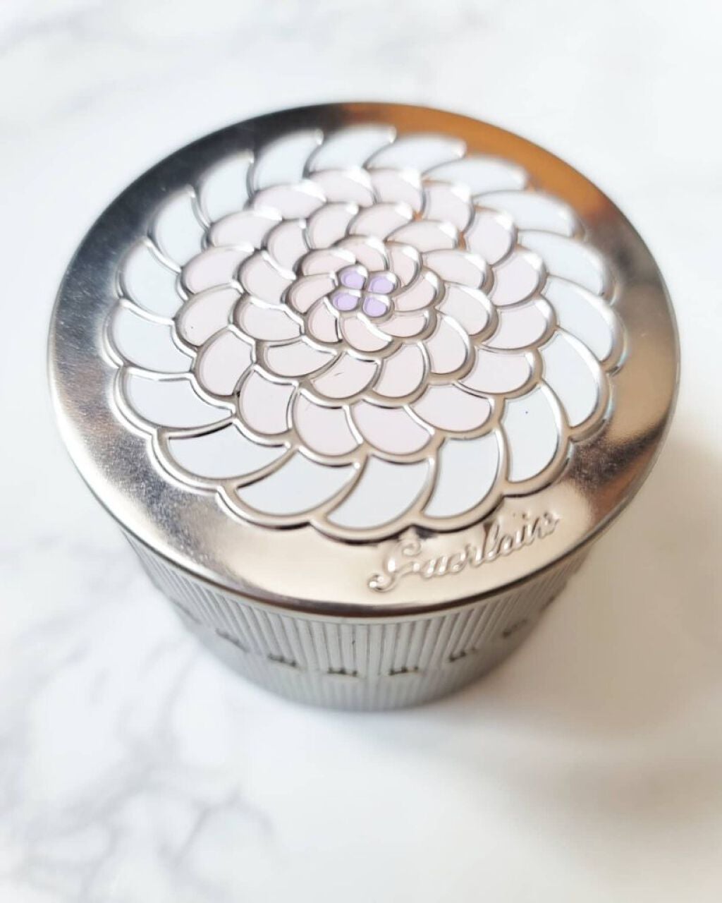 メテオリット ビーユ/GUERLAIN/フェイスパウダーを使ったクチコミ(2枚目)