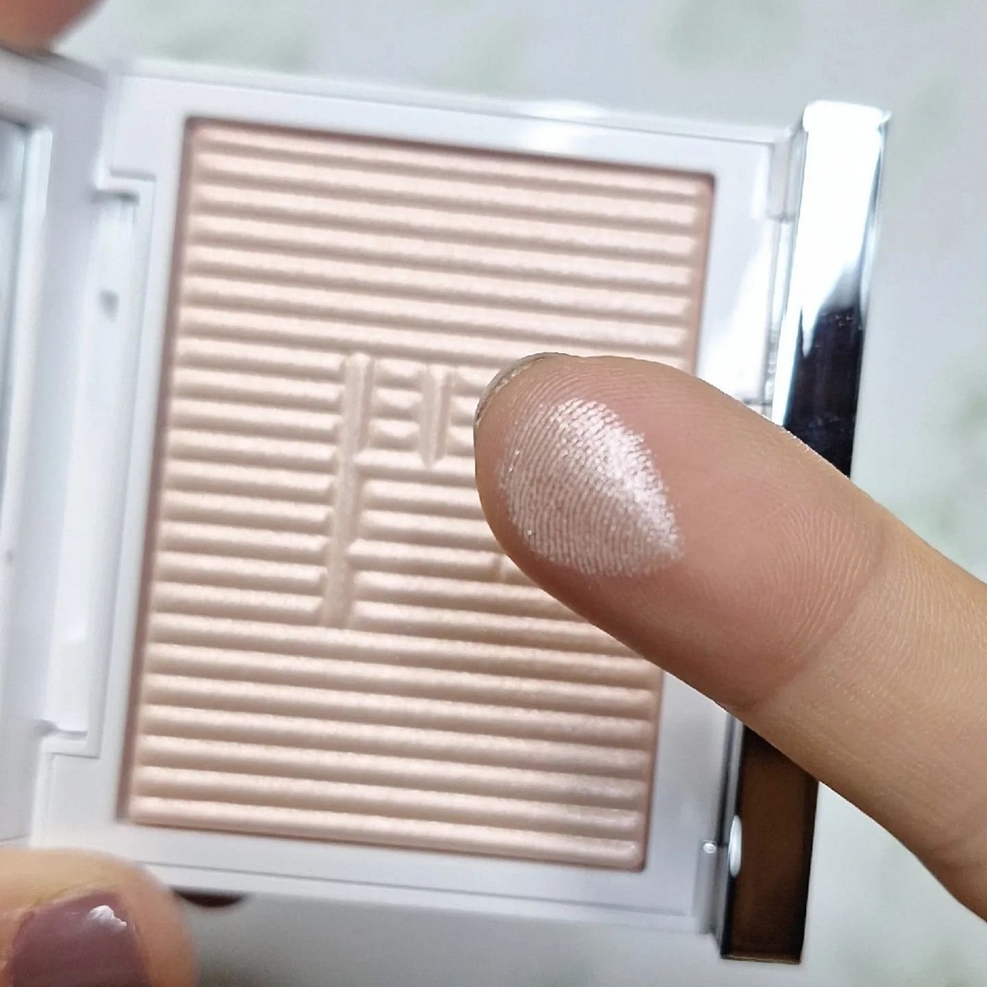 ソレイユ ネージュ グロウ ハイライター/TOM FORD BEAUTY/パウダーハイライトを使ったクチコミ(5枚目)