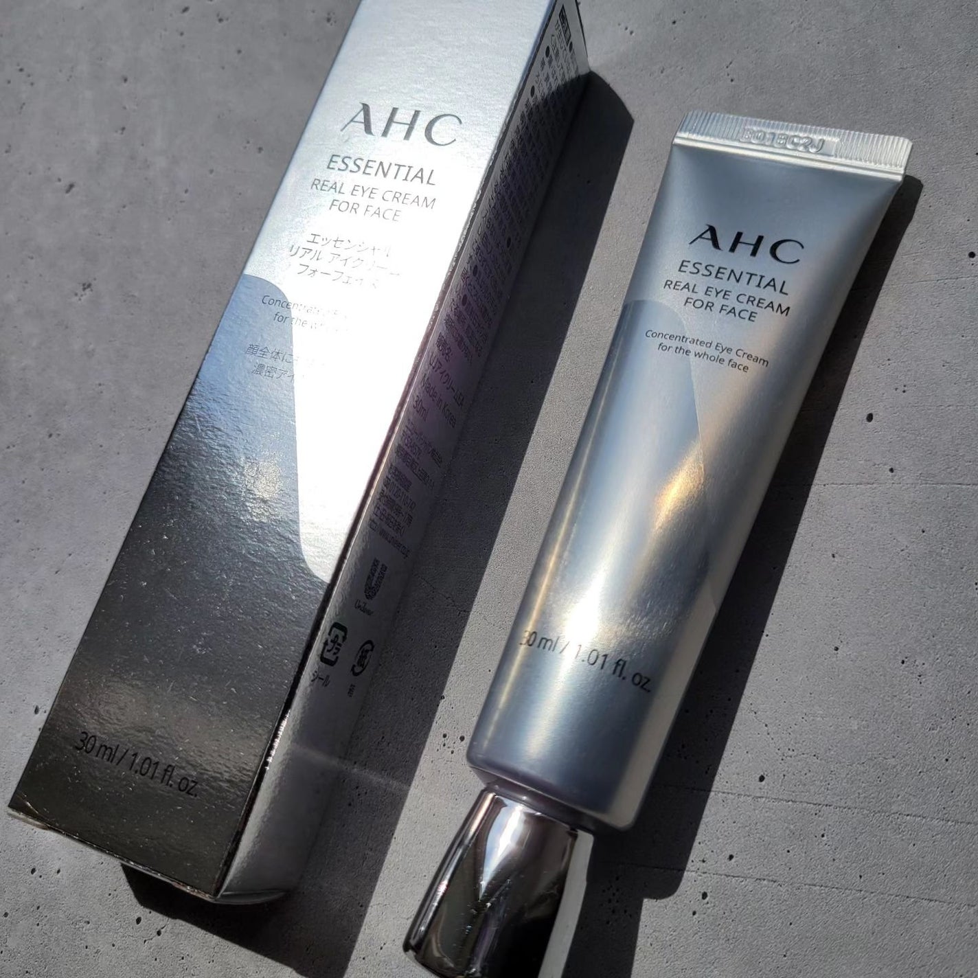 エッセンシャル リアル アイクリーム フォーフェイス/AHC/アイケア・アイクリームを使ったクチコミ(1枚目)