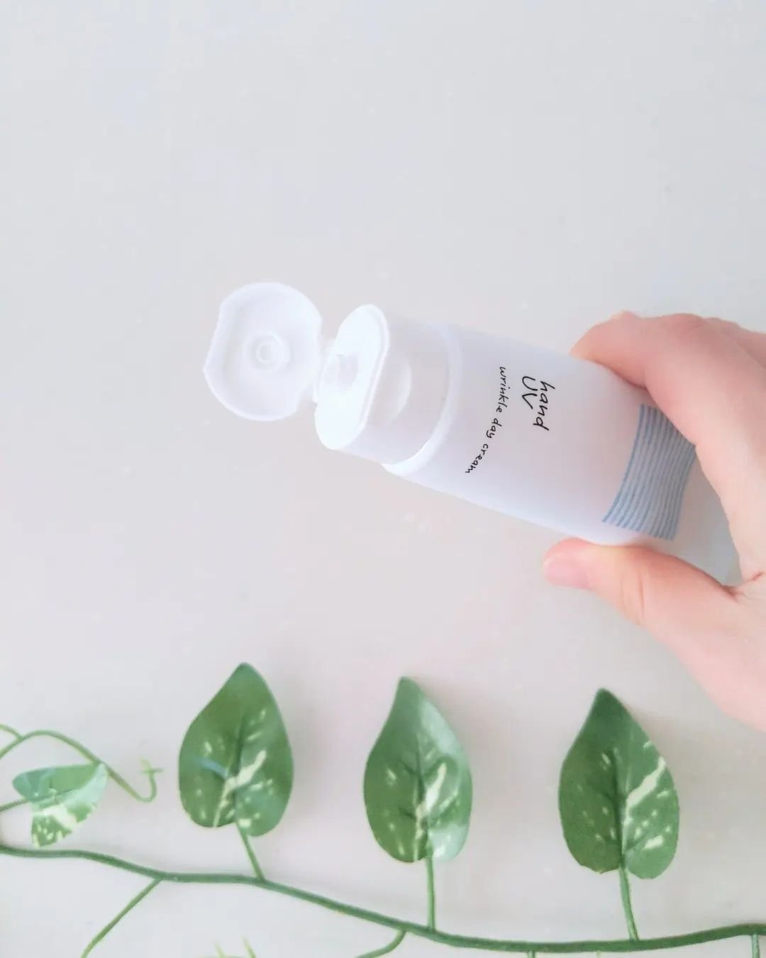 ハンド UV リンクルデイクリーム W/ナリスアップ/ハンドクリームを使ったクチコミ（2枚目）