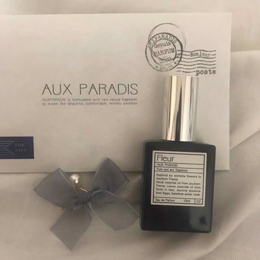 AUX PARADIS  オードパルファム (Fleur)

日本の空気、日本人の肌、日本人の持つ繊細な香りの感性、日本における香りの在り方を強く意識して創られた香りだそうです。

🌼おすすめの使い方 