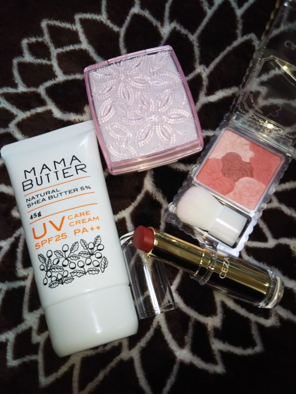 グロウフルールチークス/キャンメイク/パウダーチークを使ったクチコミ(1枚目)