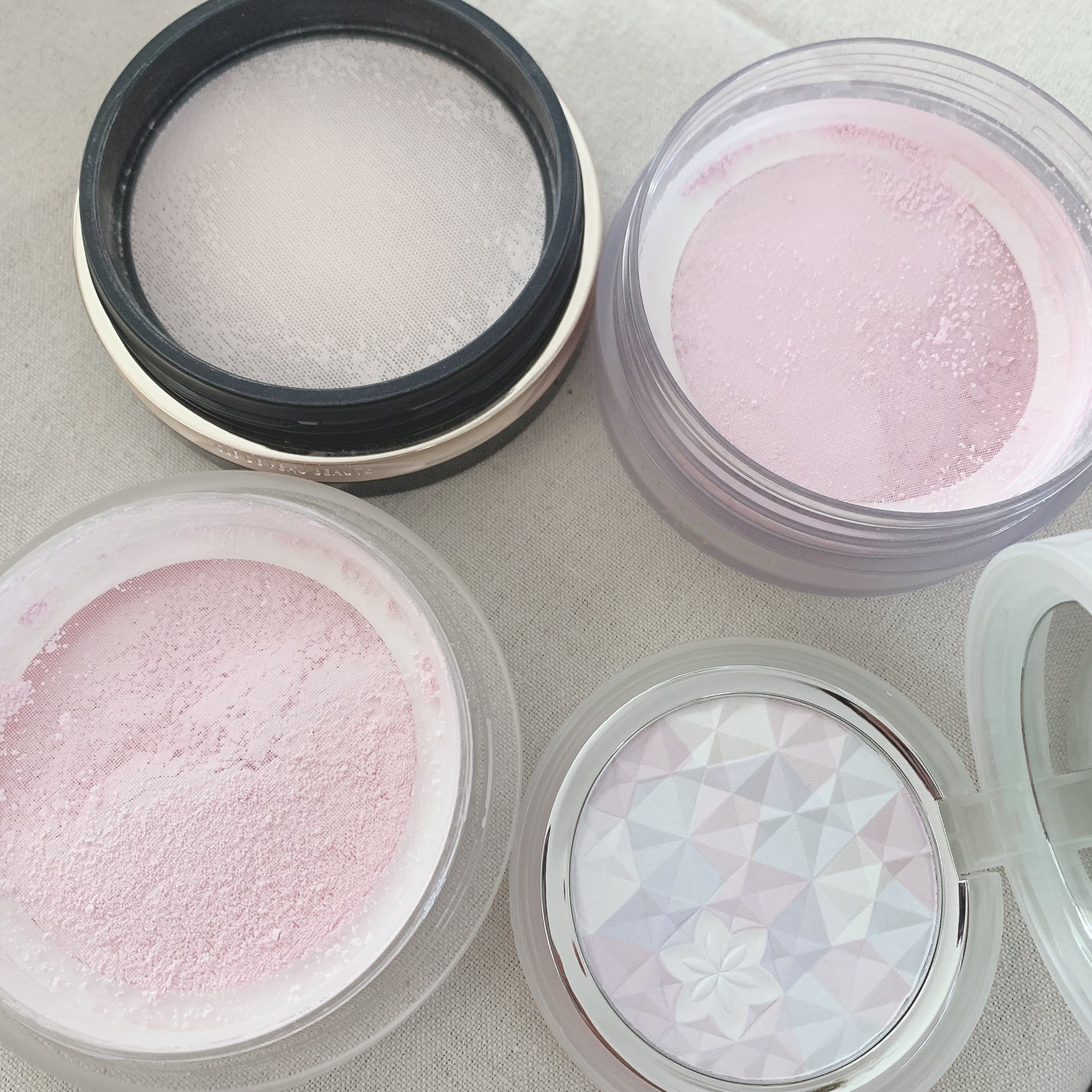 AQ フェイスパウダー/DECORTÉ/ルースパウダーを使ったクチコミ(2枚目)