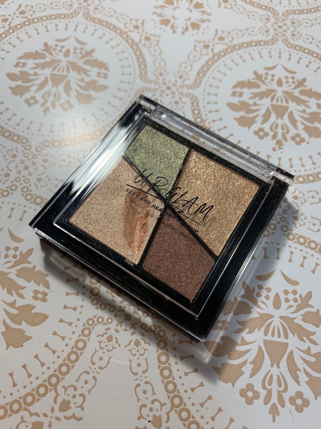 UR GLAM VELVET EYE COLOR PALETTE/U R GLAM/アイシャドウパレットを使ったクチコミ(1枚目)