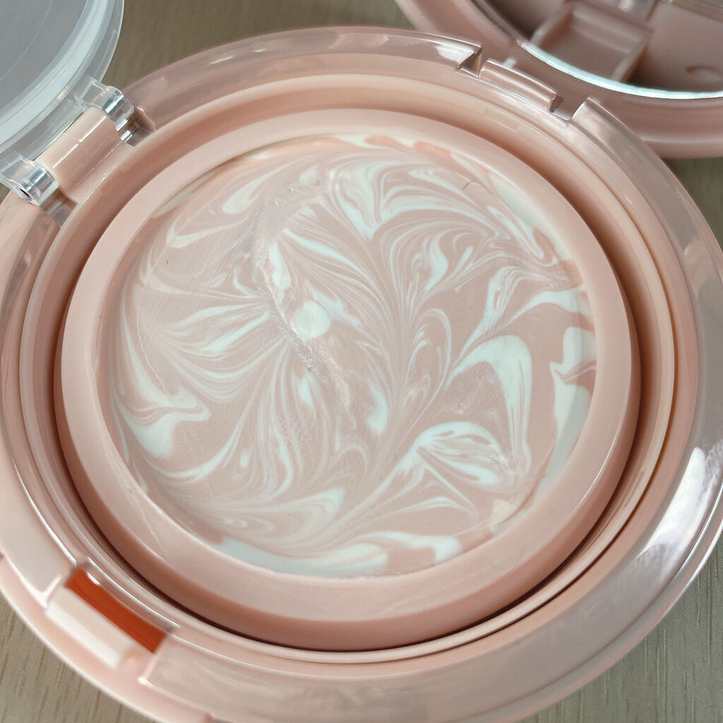 ジューシーパン スキンケアプライマー/A’pieu/化粧下地を使ったクチコミ（2枚目）