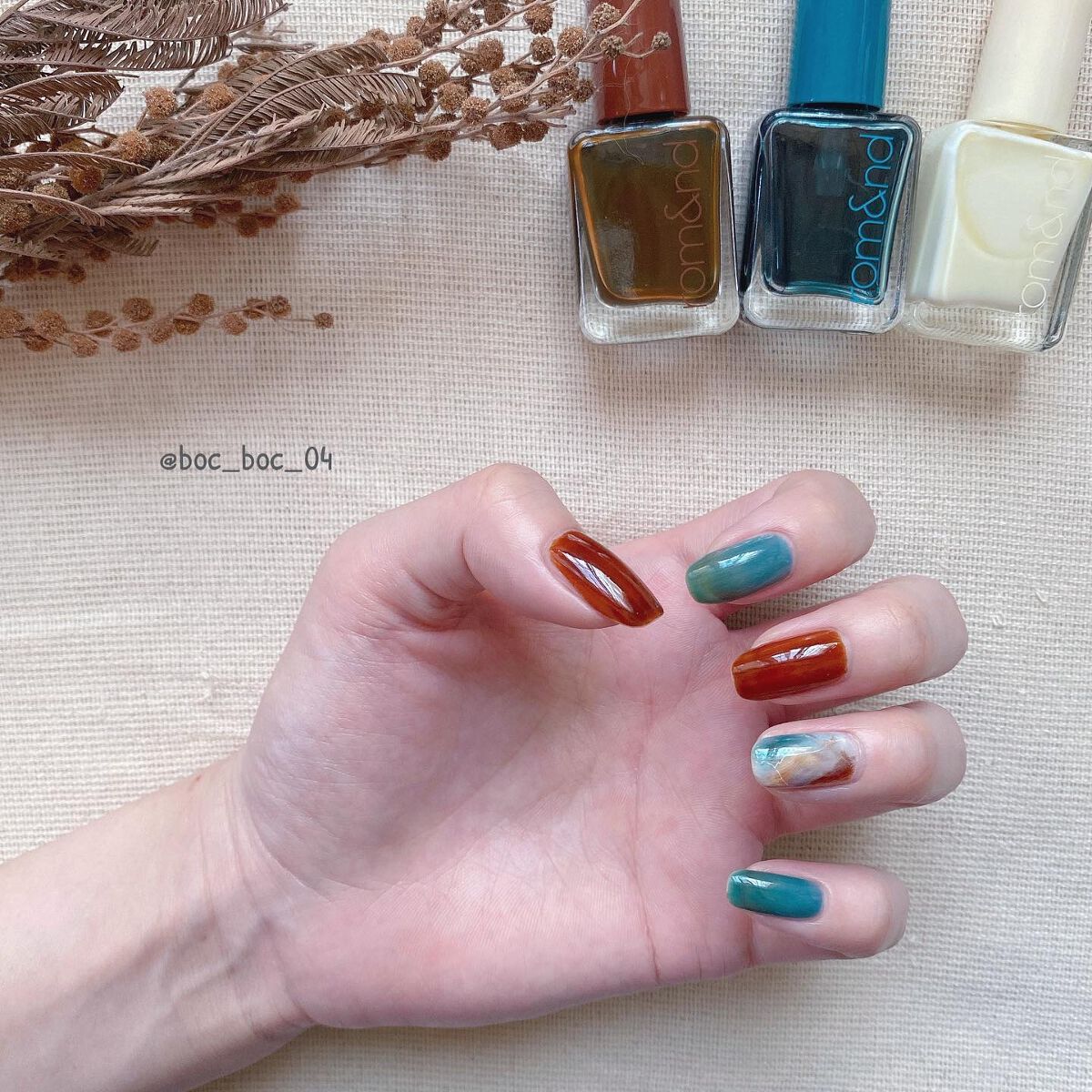 '
日曜に微熱が出てからというもの
寒気からの38-39℃の高熱
全身の関節痛に頭痛からの
お腹の調子が悪くなって
抗原検査2回やっても陰性で
結果胃腸炎で点滴3時間やって
4日間苦しんだ後すこーしずつ
体調が回復してきました( ´-` )