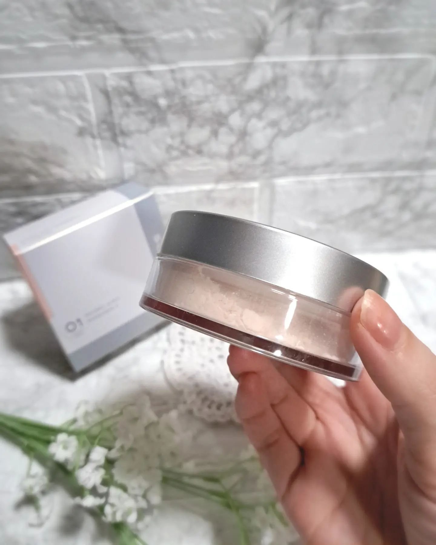 スージー エキスパート マイクロエアリーパウダーＦ/SUSIE N.Y./ルースパウダーを使ったクチコミ（2枚目）