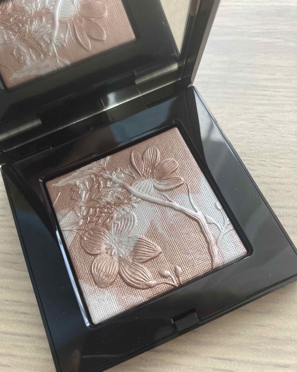 クラッシュドオイル インフューズド グロス/BOBBI BROWN/リップグロスを使ったクチコミ(4枚目)