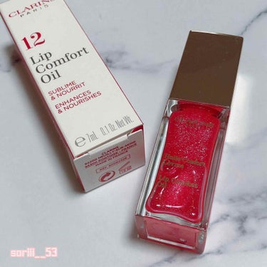 CLARINS
コンフォート リップオイル 
12キャンディグラム🍬

限定カラーのキャンディピンクにぎっしりラメカラー🍬

水分量に反応するタイプなので
発色が濃くなりすぎないか不安だったけど
オイル