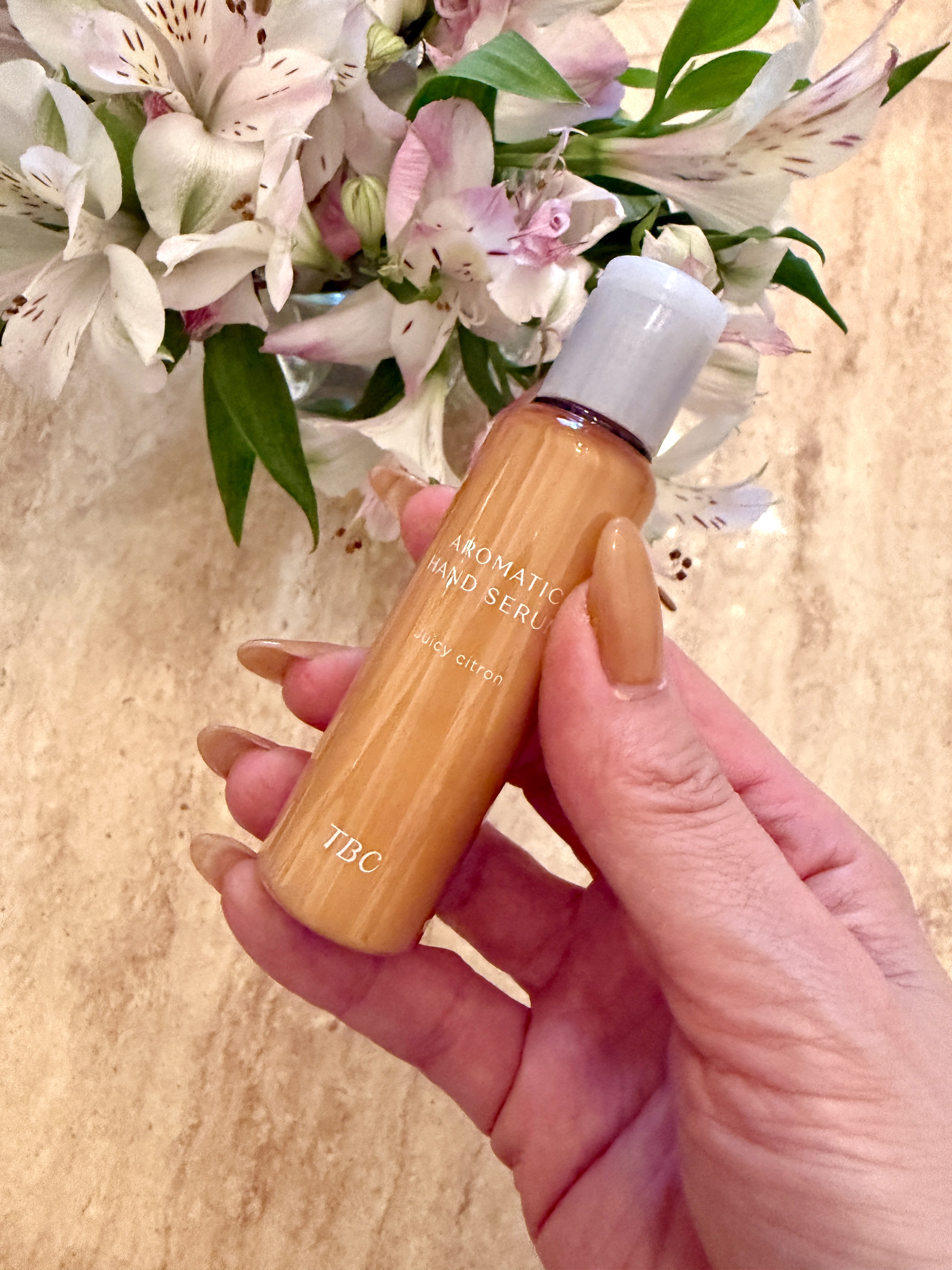 アロマティックハンドセラム ジューシー シトロンの香り/TBC/ハンドクリームを使ったクチコミ（2枚目）