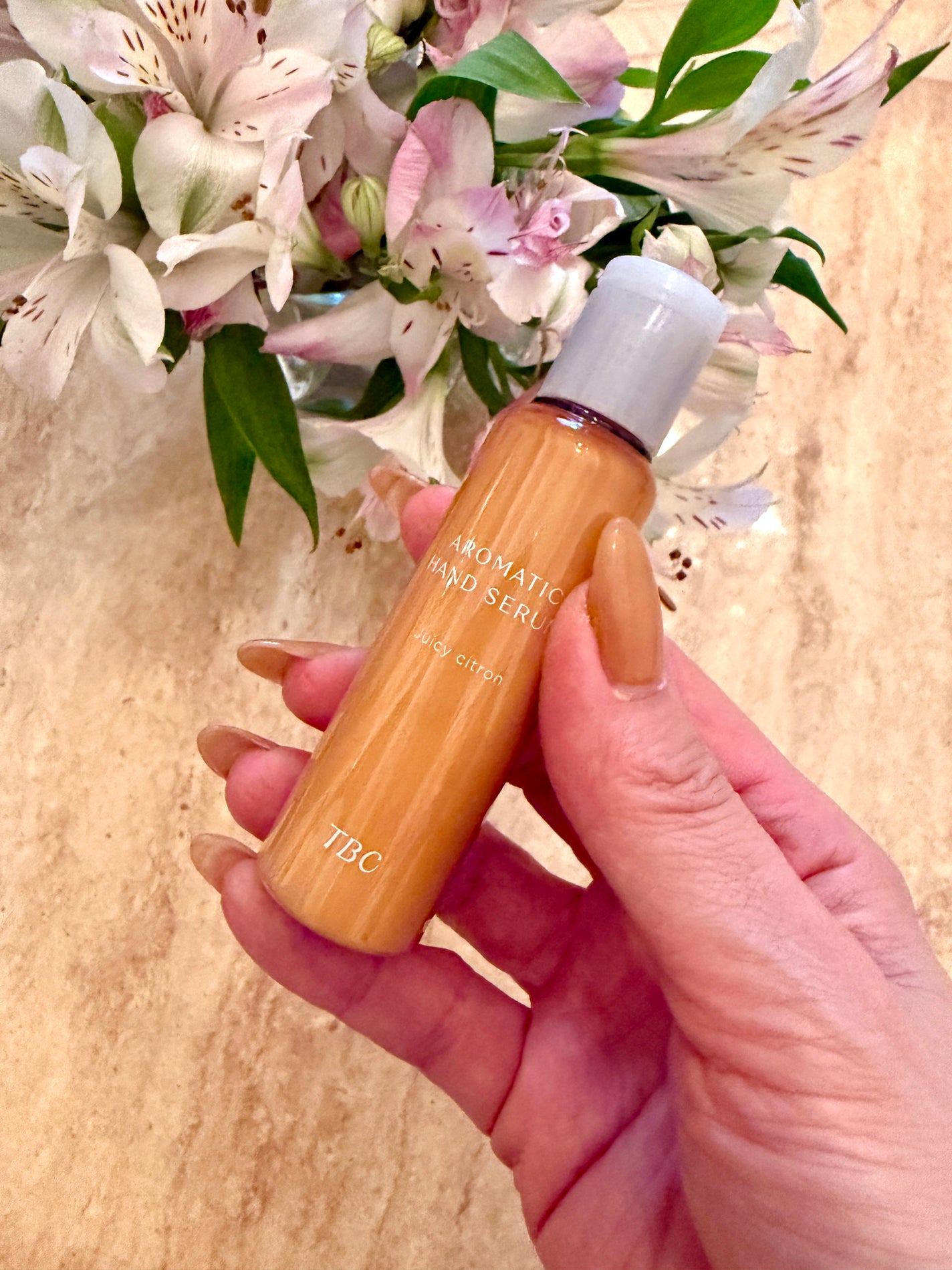 アロマティックハンドセラム ジューシー シトロンの香り/TBC/ハンドクリームを使ったクチコミ(2枚目)