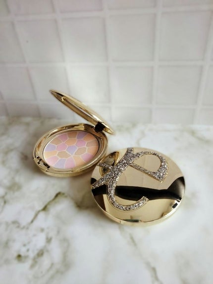 ラ プードル オートニュアンス/Elégance/プレストパウダーを使ったクチコミ(4枚目)