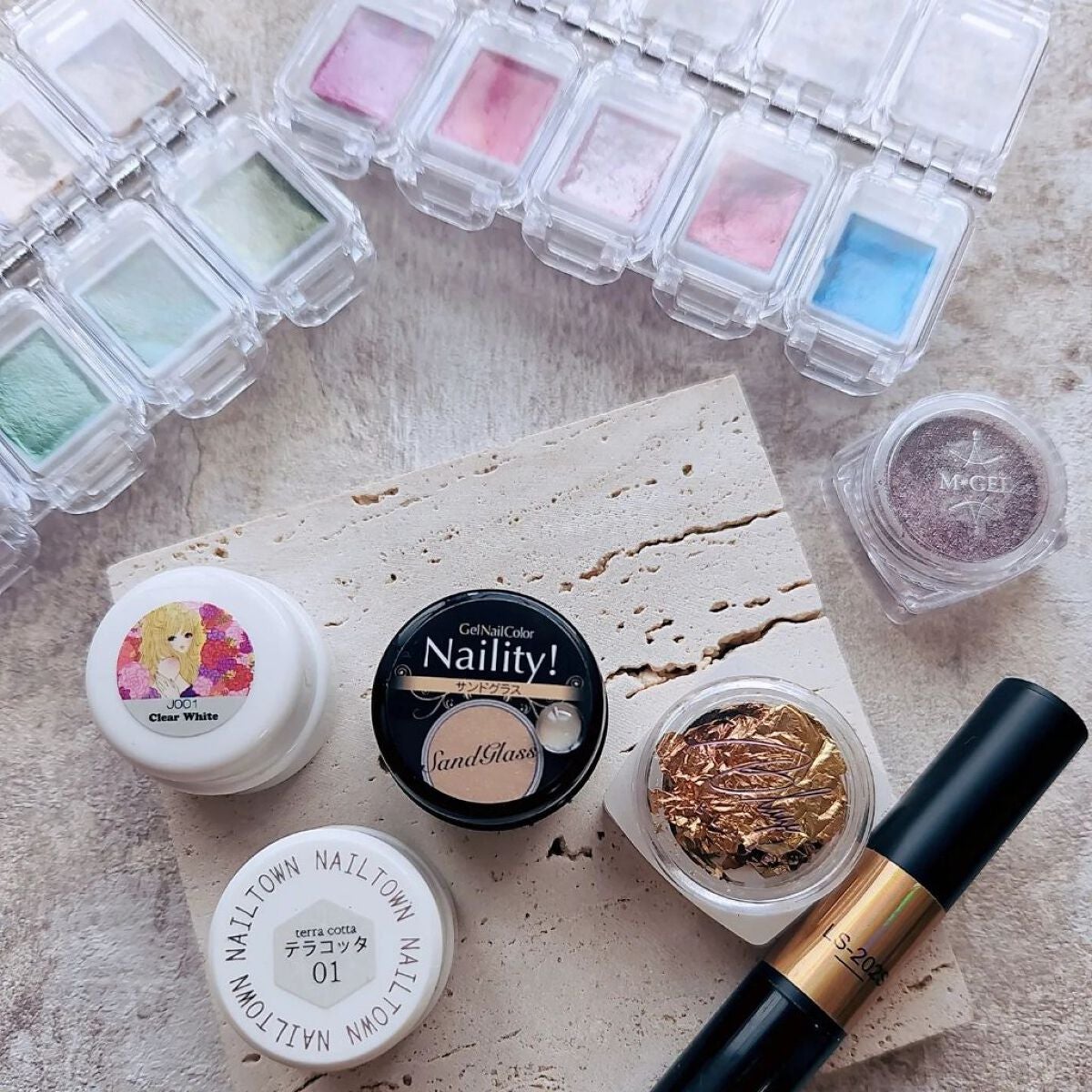 e_nails//フォロバ◎//ネイルとコスメ好きママ on LIPS 「水彩アートデザイン❤アジアンテイスト🌏昨日のreelの簡単テラ..」(4枚目)