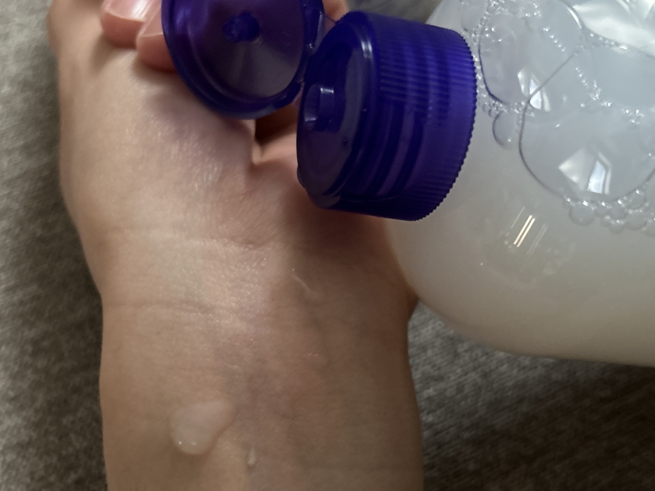 ハトムギ保湿ジェル(ナチュリエ スキンコンディショニングジェル)/ナチュリエ/美容液を使ったクチコミ（3枚目）