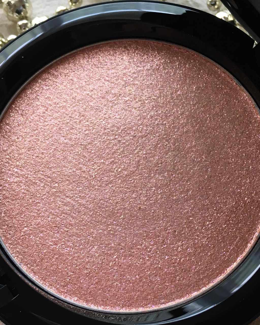 ダズル ハイライター/M・A・C/パウダーハイライトを使ったクチコミ（3枚目）