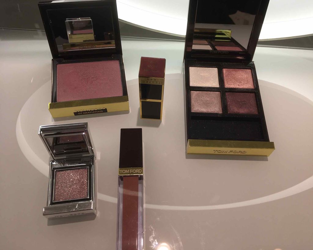 きゃっぴょん on LIPS 「トム・フォード欲しいコスメたち新しいアイシャドウは品薄で中旬入..」(1枚目)