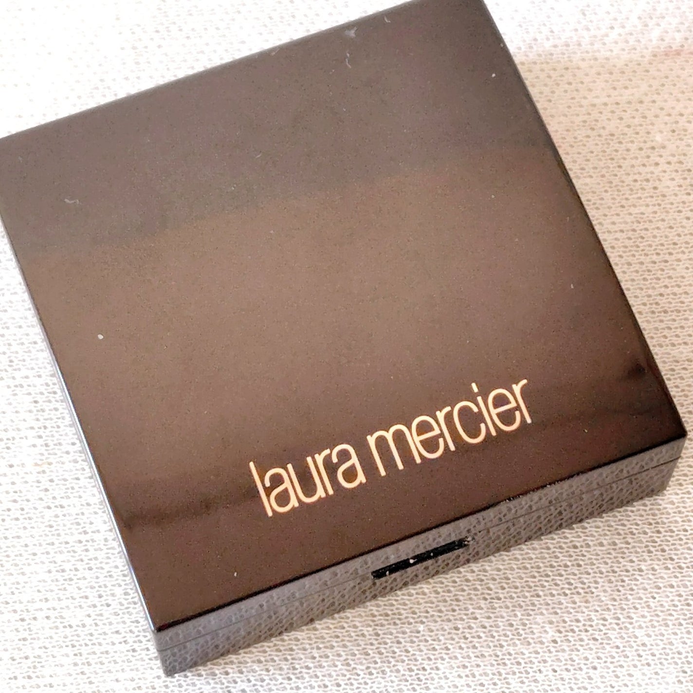 シークレット ブラーリング パウダー フォー アンダー アイズ/ローラ メルシエ/プレストパウダーを使ったクチコミ(1枚目)