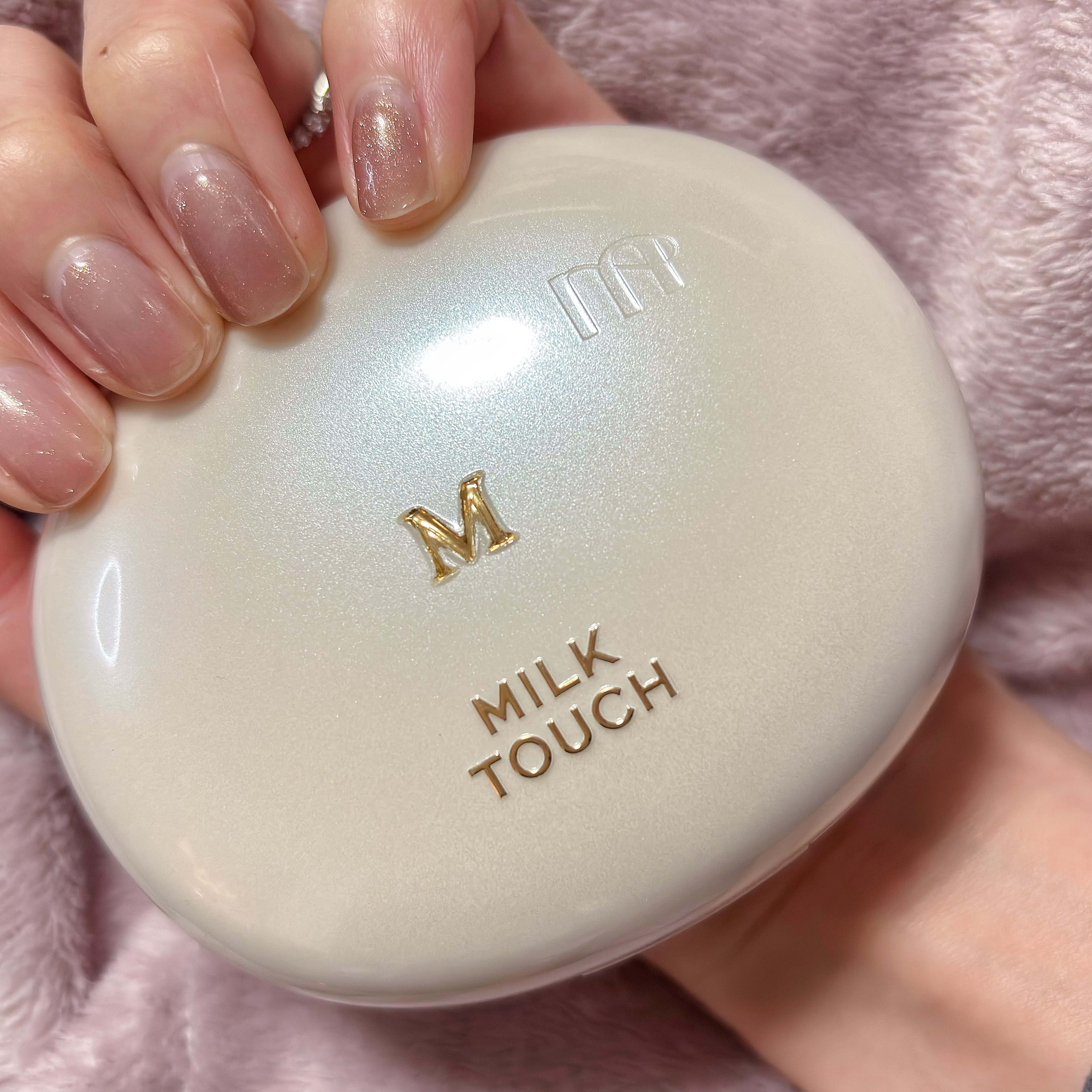 オールデイスキンフィットパールグロウクッション 01 Rosy Ivory(ロージー アイボリー)/Milk Touch/クッションファンデーションを使ったクチコミ（1枚目）