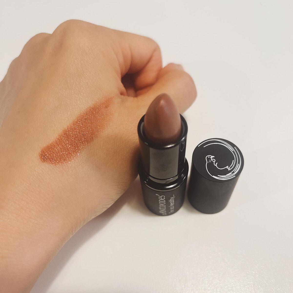 モイスチャーブースト ナチュラル リップスティック<全12色>/Antipodes/リップケアを使ったクチコミ(2枚目)