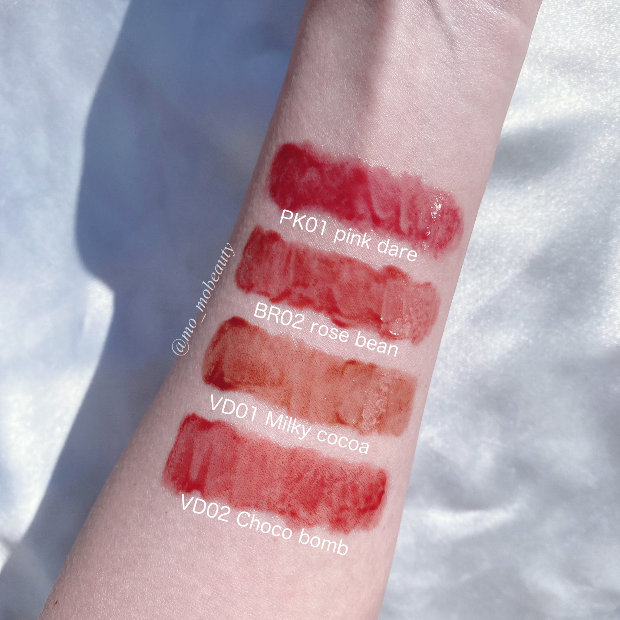 アンドバイロムアンド　グラッシーボムティント/&nd by rom&nd/リップティントを使ったクチコミ（3枚目）