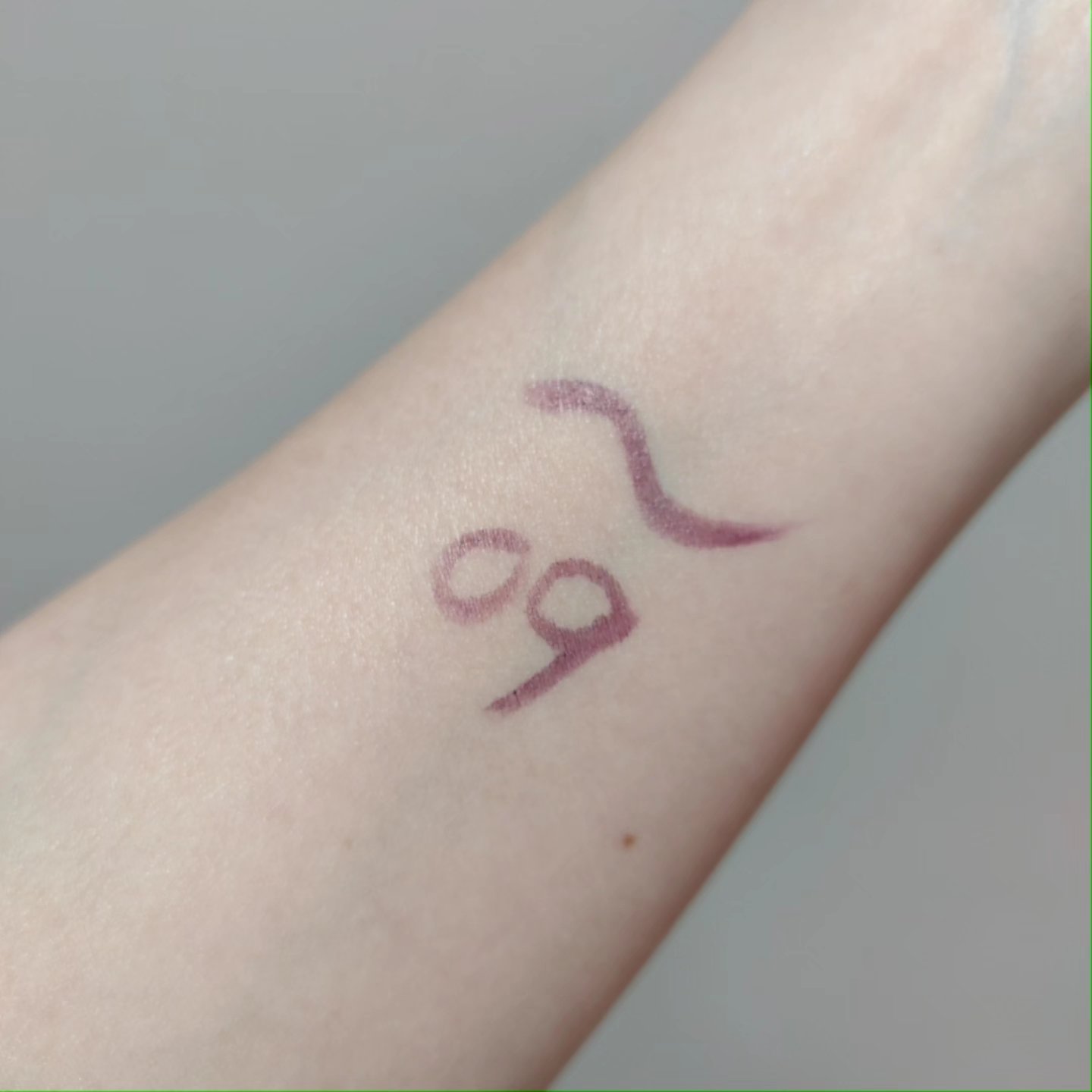 スキルレスライナー/LUMIURGLAS/リキッドアイライナーを使ったクチコミ（3枚目）