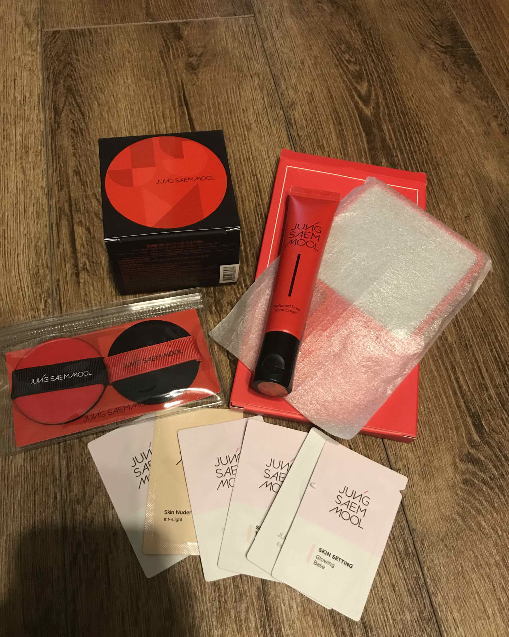 エッセンシャル スキン ヌーダー クッション/JUNG SAEM MOOL/クッションファンデーションを使ったクチコミ（2枚目）