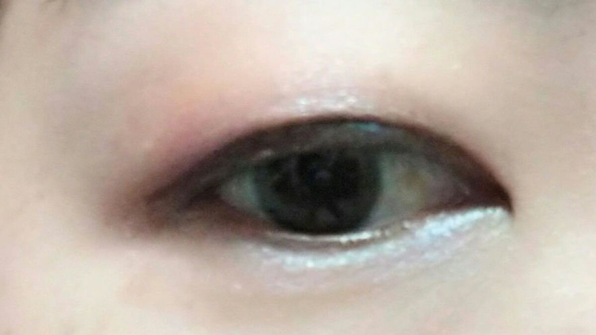 ダズルシャドウ エクストリーム イルミノーティー/M・A・C/単色アイシャドウを使ったクチコミ（2枚目）