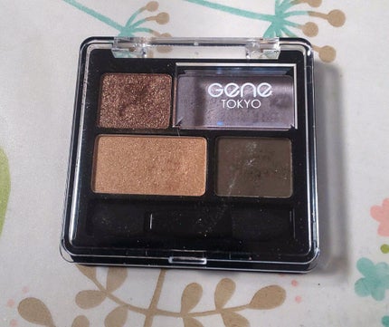 GENE TOKYO リラクシーアイシャドウ/DAISO/アイシャドウパレットを使ったクチコミ(1枚目)