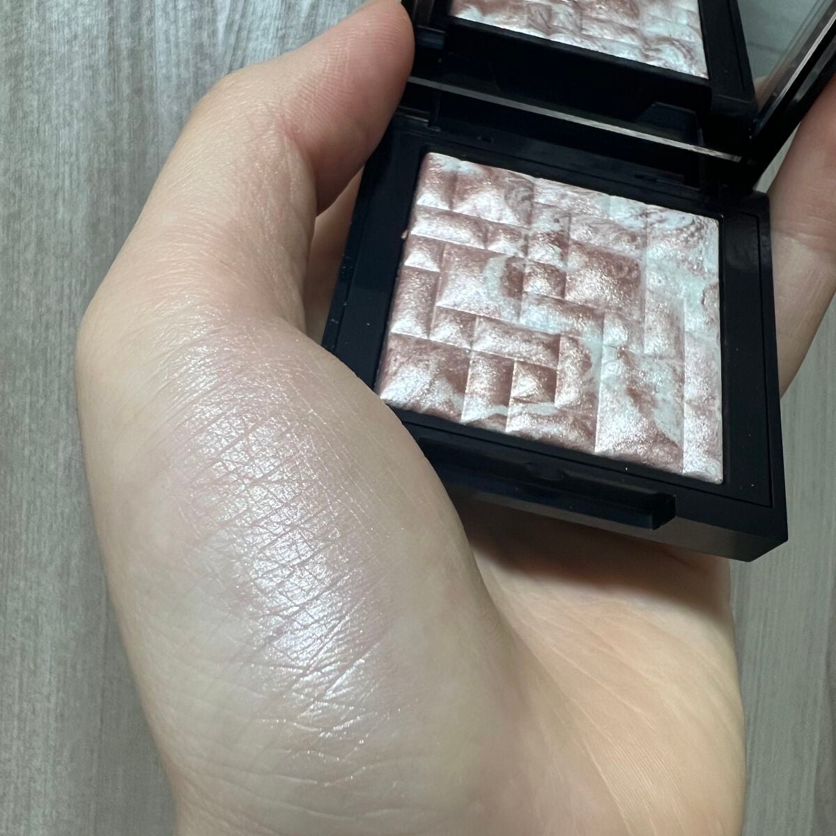 ハイライティング パウダー/BOBBI BROWN/パウダーハイライトを使ったクチコミ(2枚目)