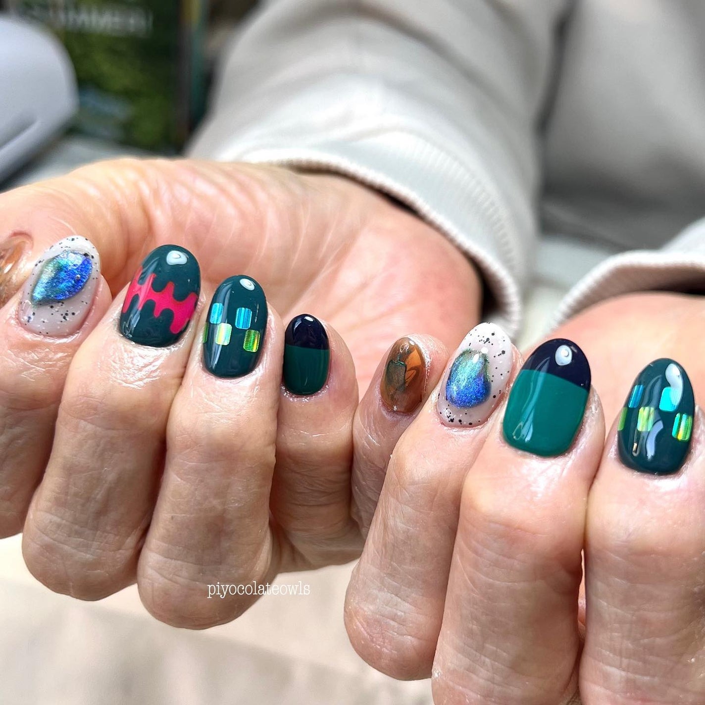 ぴよこれいと あうるす on LIPS 「【オーダー】深い緑で個性的🟩ものすごい駆け足感🤗日曜日の投稿は..」(3枚目)