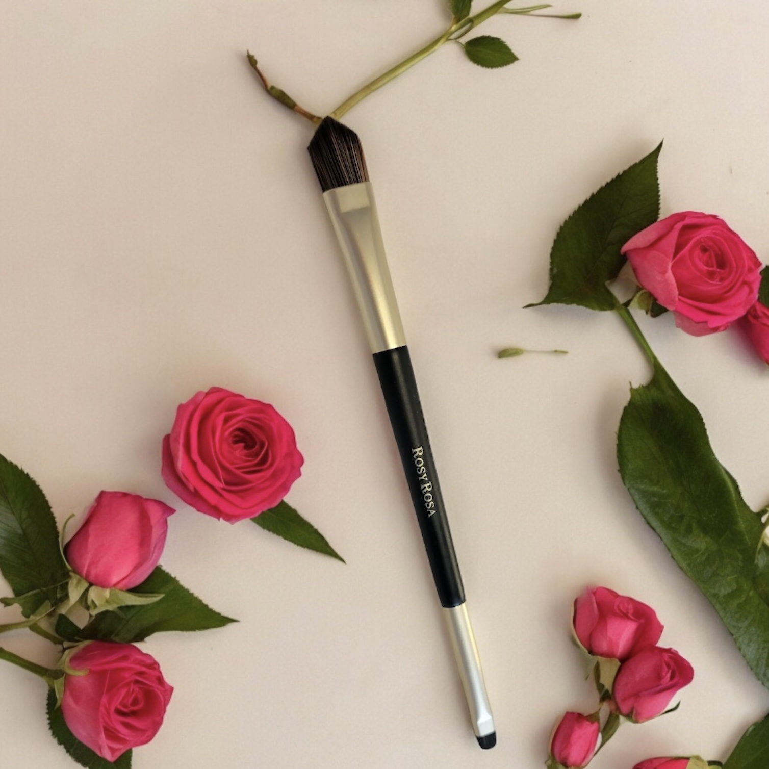 ダブルエンドコンシーラーブラシ/ロージーローザ/メイクブラシを使ったクチコミ（2枚目）