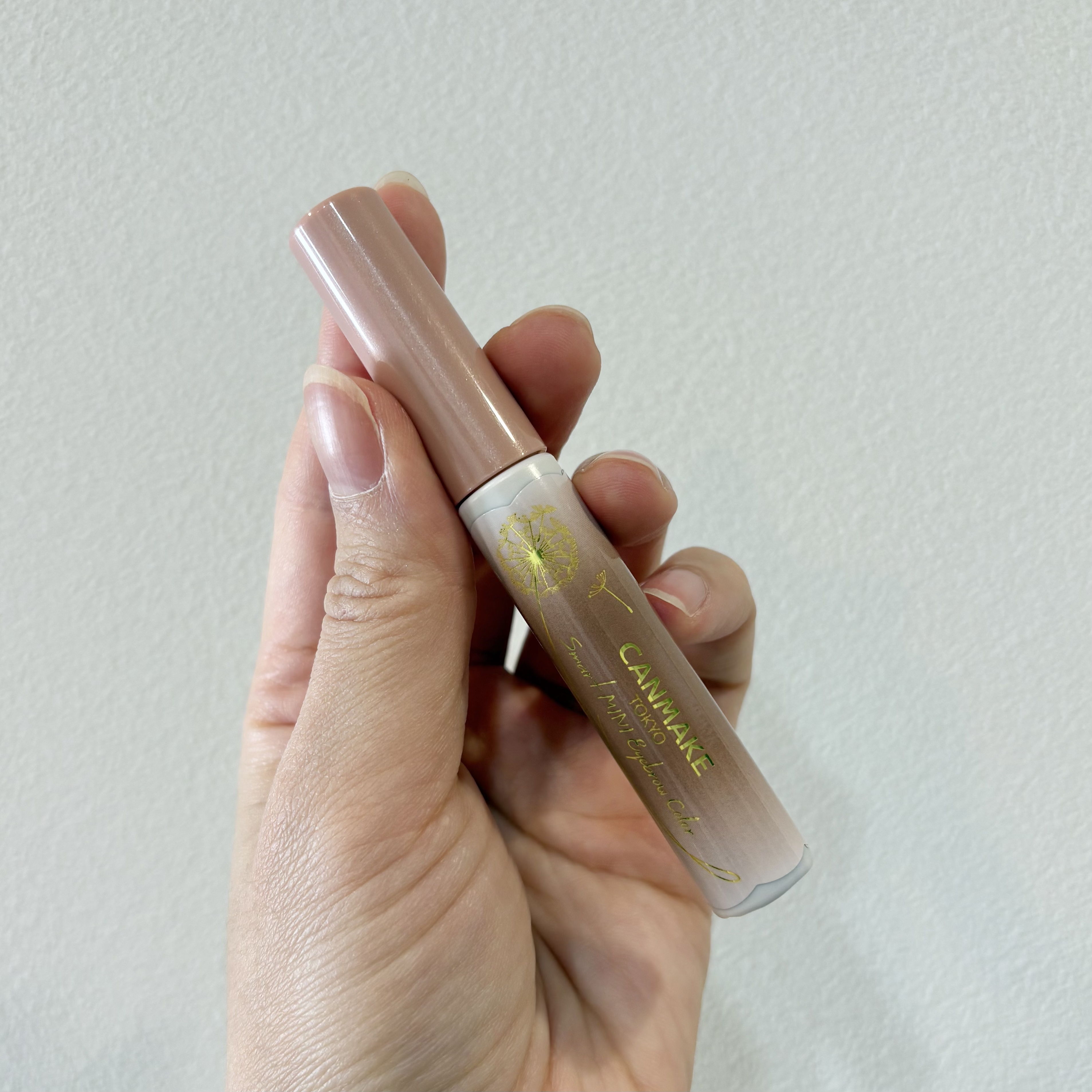 【プチプラ！高発色アイブロウ♡】

キャンメイク
スマートミニアイブロウカラー
02　やわらかアッシュ
¥660

プチプラなのに使いやすくて高発色◎
めちゃくちゃリピートしてるアイブロウ！

バリバリにならずに
ふんわり眉に仕上げてくれる