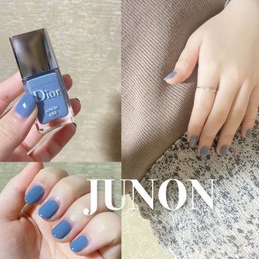 Dior ヴェルニ　494 JUNON

秋冬にもってこい。グレーっぽいブルーのポリッシュ。こっくりとしたベイクドカラーはニットに超絶似合う。

元々肌が白めなのでコントラストがきいてさらに白さを目立た