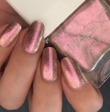 nails inc. ビーチ ボトルド ネイルポリッシュのクチコミ「指を動かすたびに煌めきが溢れ出す
濡れたような艶の濃密グリッターコレクション
________.....」（3枚目）