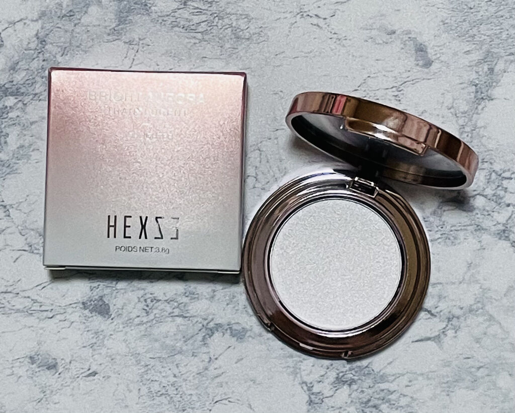 HEXZEハイライターパウダー/HEXZE（ヘックスゼ）/パウダーハイライトを使ったクチコミ（2枚目）