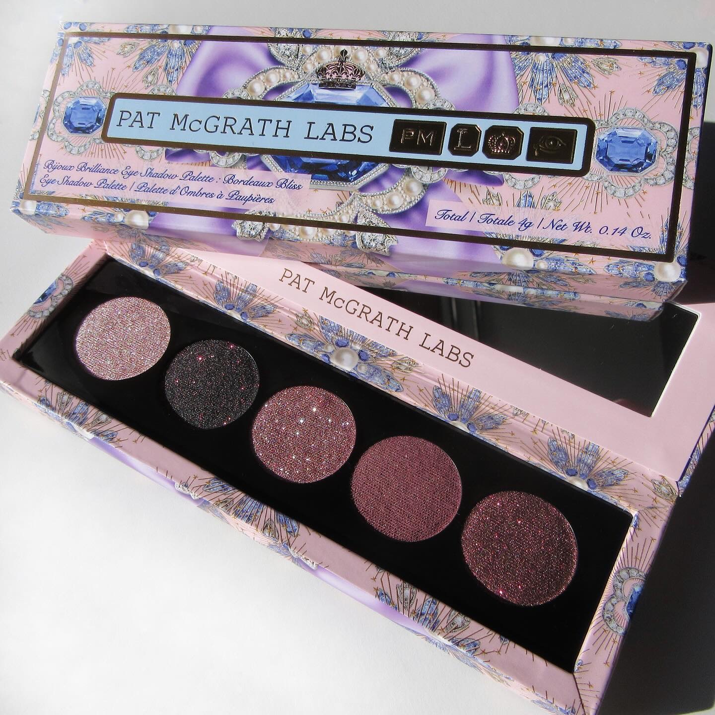 PAT McGRATH LABS Bijoux Brilliance Eye Shadow Paletteのクチコミ「年末に買っためちゃかわアイシャドウ🎀

PAT McGRATH LABS
Bijoux Bri.....」（2枚目）