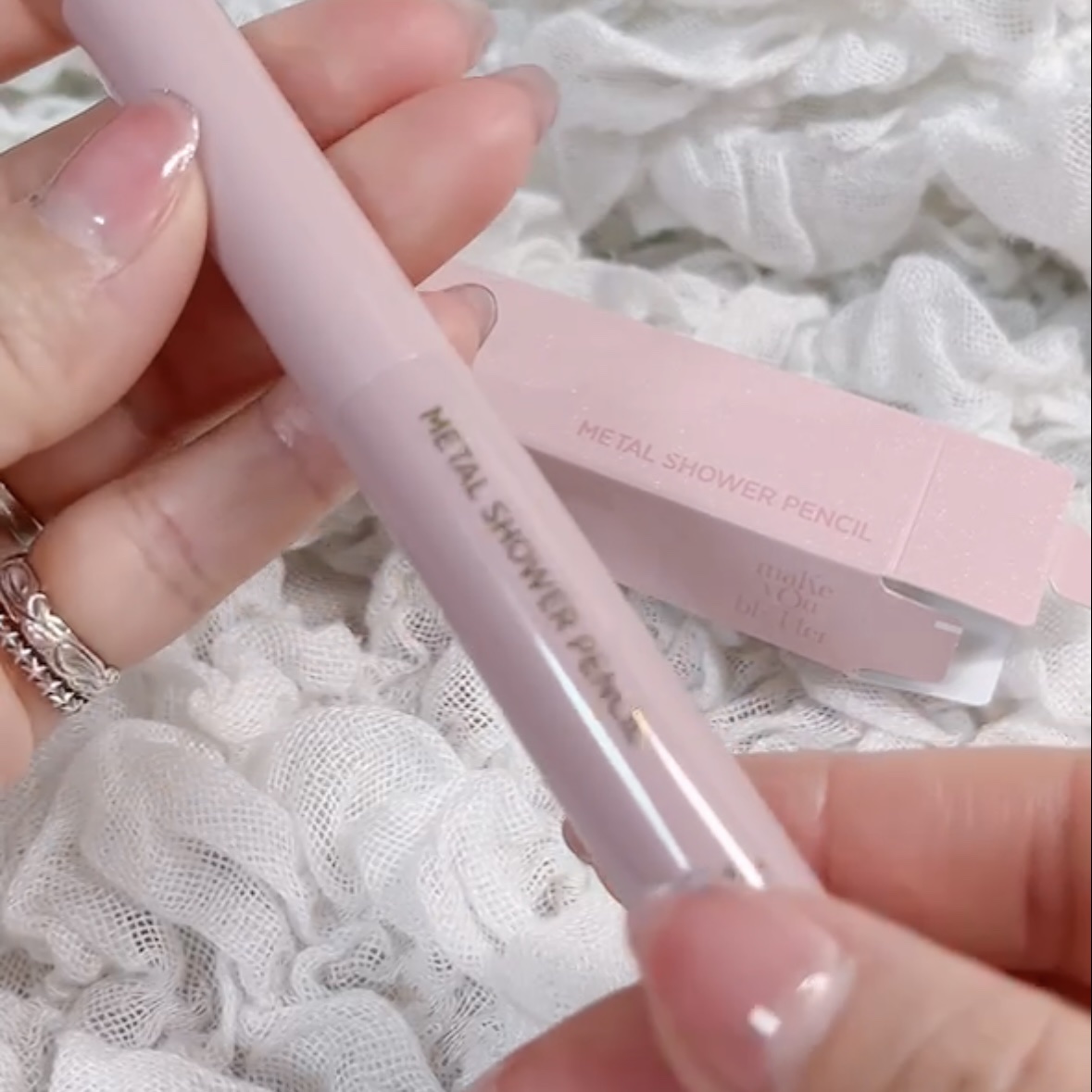 ウォンジョンヨ　メタルシャワーペンシル 05バニラヴェール/Wonjungyo/スティックアイシャドウを使ったクチコミ（2枚目）