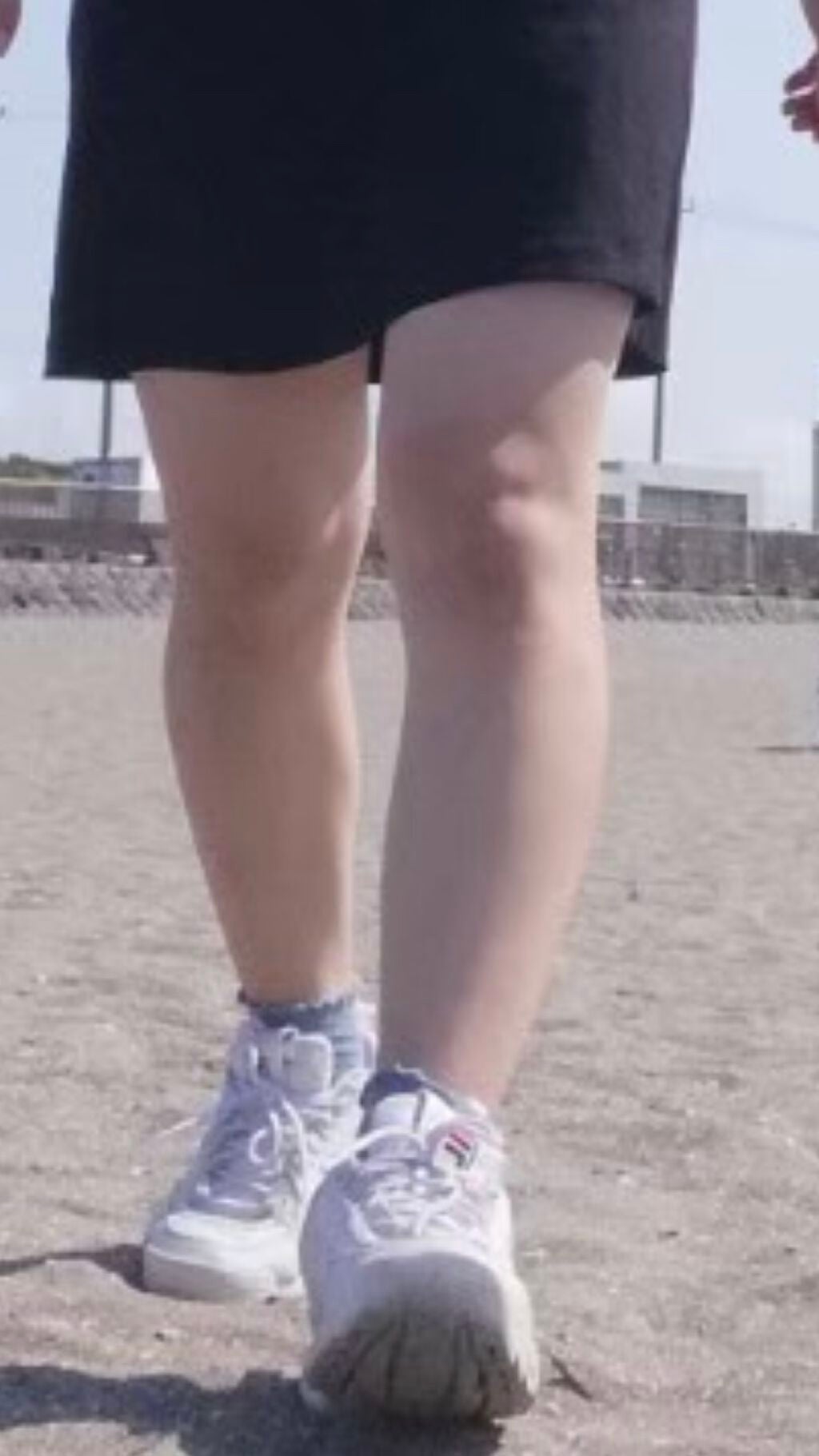 にょん on LIPS 「楽して!?足痩せ!!筋トレ等してないですこんにちは☀️にょんで..」(1枚目)