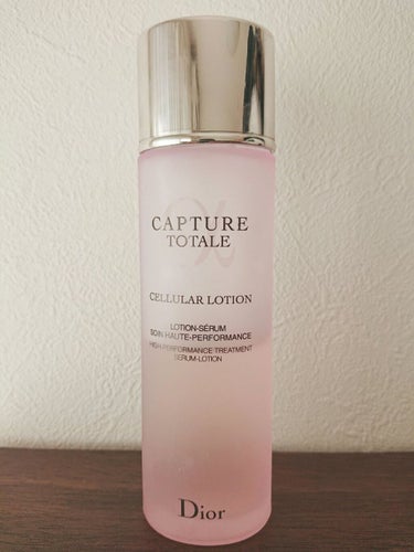 Dior カプチュール トータル セルラーローション
150ml ￥8,500+税 (生産終了)

日本人女性の肌のために作られた高機能化粧水。
独自の高浸透フォーミュラがうるおいで満たし、
優れたエイ