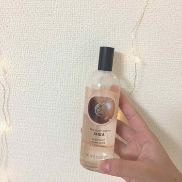 THE BODY SHOP ボディミスト シアのクチコミ「世界で一番好きなボディミスト。
ホントにいい匂いがする♡

栗のパッケージだけど、フローラル？.....」（1枚目）