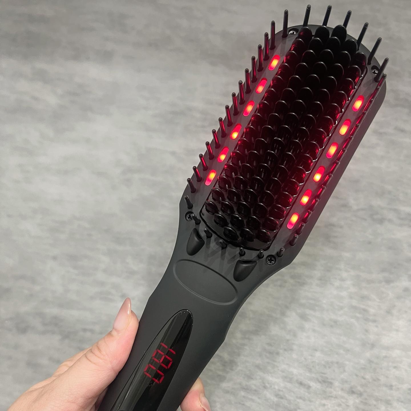 H2 ONEST ブラシ型ヘアアイロン ツヤが出る”と話題のヘア