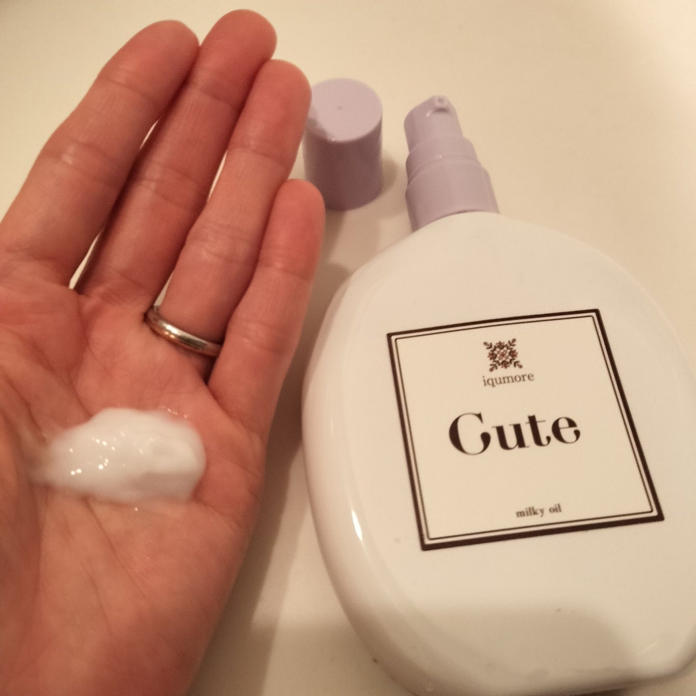 イクモアキュートミルキィオイル/iqumore/ヘアオイルを使ったクチコミ(3枚目)