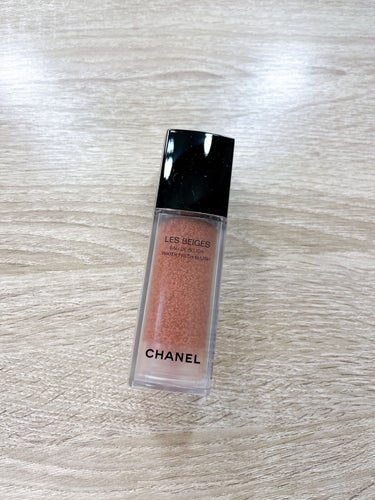 CHANEL レ ベージュ オー ドゥ ブラッシュ
ライトピンク

CHANELコスメ、久々に購入しました💸
今回はリキッドチーク。粒々の状態で出てくるものを手の甲で潰してから頬に乗せるタイプです。

