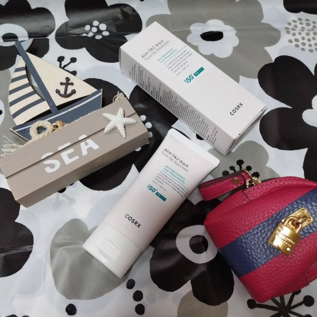 アロエ54.2アクアトーンアップUVクリーム SPF50+ PA++++/COSRX/日焼け止めクリームを使ったクチコミ(3枚目)