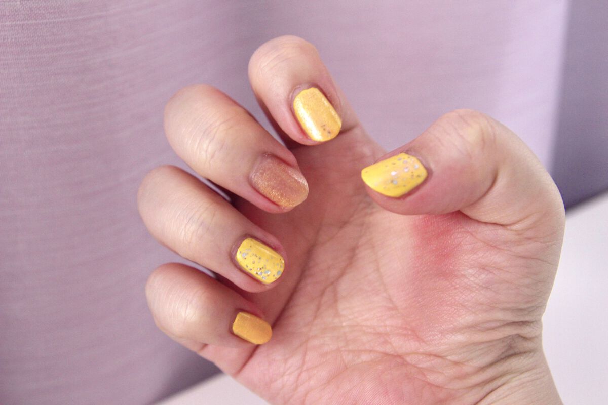 ネイルホリック フローズンシュガー OR260/ネイルホリック/マニキュアを使ったクチコミ（3枚目）